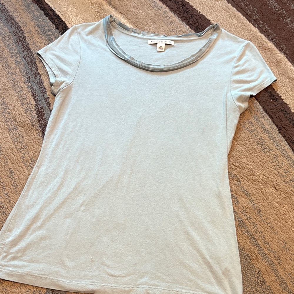 Banana Republic Light Gray Short Sleeve Tee
